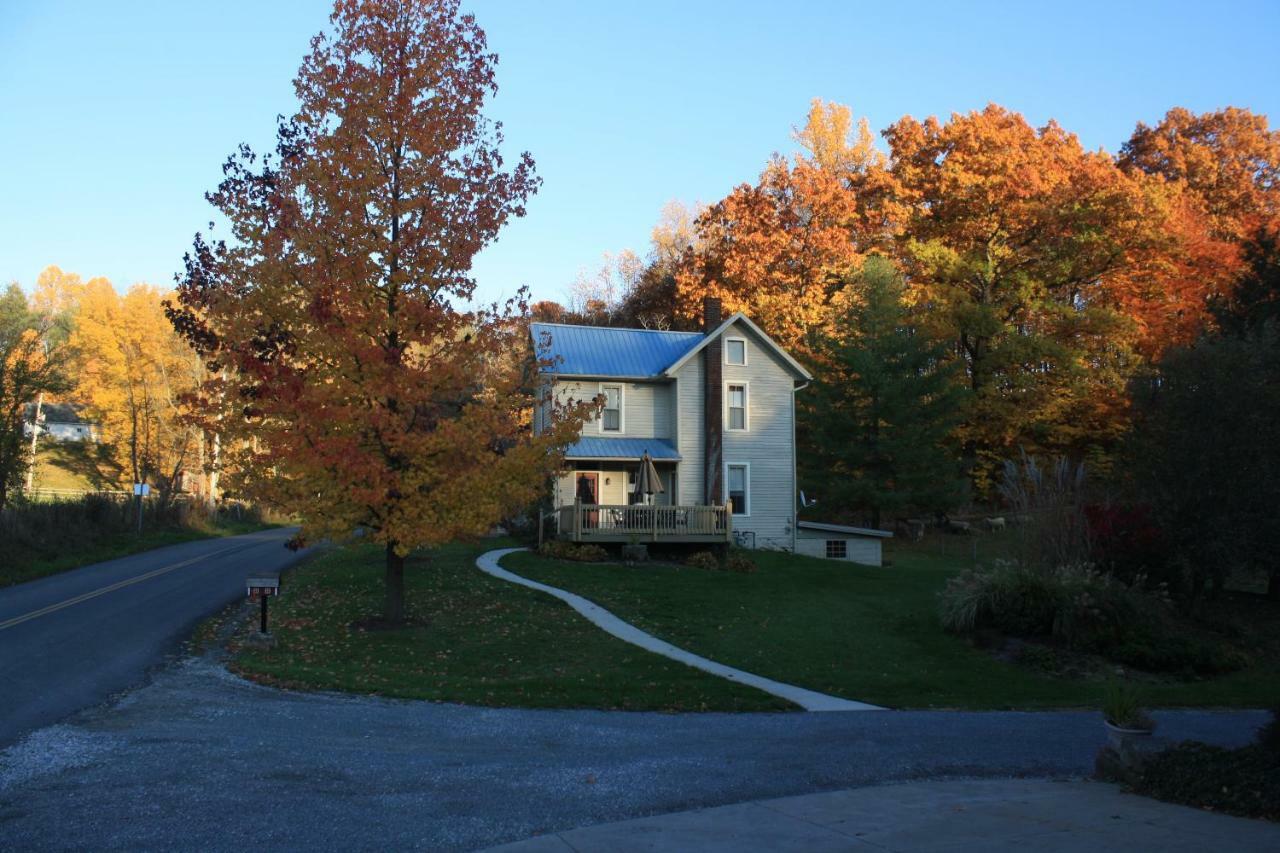 The Barn Inn Bed And Breakfast Millersburg Exterior photo