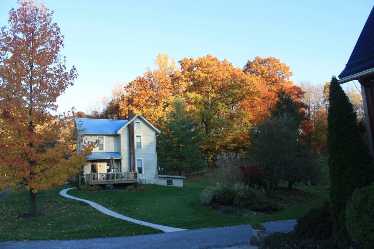 The Barn Inn Bed And Breakfast Millersburg Exterior photo